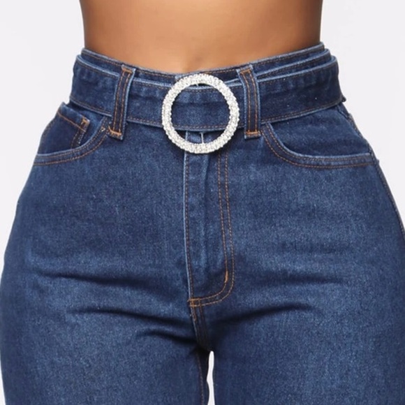 FASHIONOVA HIGH RISE MOM JEANS - Picture 3 of 8